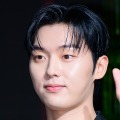 “全裸誤爆”に子供相手の“暴投始球式”など炎上多数…韓国俳優「深く反省、良い人になりたい」 画像
