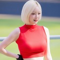 「破壊力抜群の肉体!」デカさ際立つ白ワンピ、韓国人気チアの見事な恵体に釘付け