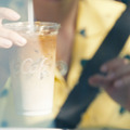アイスカフェラテ「真夏のエスケープ」篇