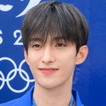 「狂わせにきてて罪」SEVENTEEN・ドギョム、“彼氏感”あふれるカフェSHOTにファン悶絶!