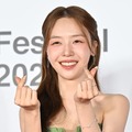 「ちゃんと食べてる？」熱愛報道なくサプライズ婚の韓国元アイドル女優、ガリガリ体型に心配の声 画像
