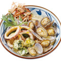 丸亀製麺、夏の新定番『冷たーい旨塩うどん』が21日より登場！今年は海鮮＆ねばとろの新作2品も 画像