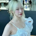 日本のAV女優に“デビュー”勧められた逸話も…バンドガールになった元韓国アイドル、海辺ではじける笑顔 画像