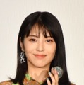「『風』を担当いたしました」浜辺美波、「ネイチャー」テーマの東宝カレンダーの撮影完了を報告！ 画像