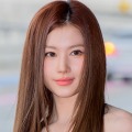 ボタンがはじけ飛びそう…TWICE・サナ、“透け透け”極薄トップスから溢れるふっくら感「すっごい」 画像