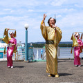 松平健がクルーズ船で登場!「八景島シーパラダイス」のイルカショーにサプライズ出演し大歓声!