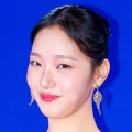 『トッケビ』俳優の愛らしい反応も！女優キム・ゴウン、大賞受賞で家族＆仲良し俳優たちが大喜び 画像