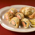 サーモンと茸のパイ包み焼き 白ワインソース添え