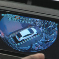 車周辺を立体的な俯瞰映像で表示