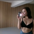 村重杏奈、黒のブラで美バストを披露！「綺麗な谷間」とファン絶賛 画像