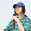 私服姿が度々話題になるミン・ヒジン、今度は“ボトムス失踪”スタイル?笑顔の近況に注目