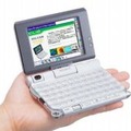 ソニー、無線LANとBluetoothを搭載したPDA「PEG-UX50」を発表