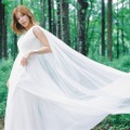 石井杏奈が『ゼクシィ』表紙に登場！軽井沢の自然に包まれた花嫁姿を披露 画像