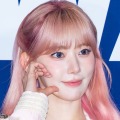 LE SSERAFIM・宮脇咲良、“羊肉串”片手にビールをゴクリ！ほんのりピンクの頬にファン悶絶 画像