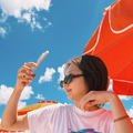 「夏が似合いすぎ！」武田玲奈、Tシャツにショートパンツ姿のオフショ披露！ 画像