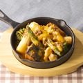 彩り野菜とチリコンカンのチーズ焼き