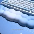 見た目もふわふわの雲型パームレスト(C)두리쓰의 이모저모_Doori
