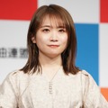 秋元真夏、さらに髪を短くした“ミニボブ姿”を公開！ 小倉優子もコメント 画像