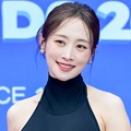 ヴィーナスラインあらわ…KARA・ニコル、“大胆肌見せ”姿に視線集中「ヤバい」「色っぽい」