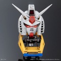 「ガンダム」1回1,850円の高級ガシャポン!コクピットまで作り込まれた「バストアップモデル」が2次予約―内部にはアムロの姿も