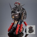 「ガンダム」1回1,850円の高級ガシャポン!コクピットまで作り込まれた「バストアップモデル」が2次予約―内部にはアムロの姿も