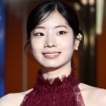 ヴィーナスラインに釘付け…TWICE・ダヒョン、“美背中”まる見えドレスで映画祭に出席「女神だ」