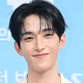 SEVENTEEN・ドギョム、本日(9月8日)入隊…坊主姿で挨拶 シャワーSHOTも公開「行ってきます」