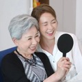 SHIHO、73歳の母親が韓国でテレビ初登場、100歳の祖母と“3世代3ショット”も公開