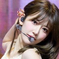 もはや見せすぎ…LE SSERAFIM・宮脇咲良、意外な“デカさ”に視線釘付け！アメリカで開放的に 画像