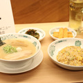 【実食レポ】日高屋、10月9日発売のコスパ抜群「濃厚豚骨醤油ラーメン」をひと足早く実食！定番「とんこつ」との違いは？ 画像