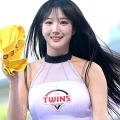 「パンパンや」胸もと強調タイトトップスに視線集中、韓国人気美女チアの豊満スタイルに絶賛の声 画像