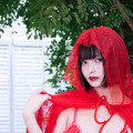 『BEEEEM』(ビーーーム) vol.3 撮影:江嶋綾恵梨 撮影協力:河邉有実莉 スタイリスト:馳尾潤子(Jstyles) ヘアメイク:yukky(oddcolor)、安藤沙樹