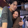 「不快」「いくら夫の友達でも…」韓国の女性実業家、イケメン俳優とのハグ写真に賛否両論 画像