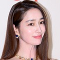 俳優イ・ビョンホンの女優妻（44）、“ツヤ肌”の秘訣は美容施術？年1回の本格ケアを公開 画像