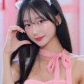 でかさ強調の前かがみポーズ！韓国人気チアが圧巻のスイムウェア姿を披露、シビれるプールサイドショット 画像