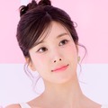 「スタイルどうなってんの？」“ホットパンツ”で美脚全開…クォン・ウンビ、抜群プロポーションに釘付け 画像