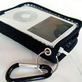 　ファブリックライフは、同社オンラインショップ「SUONO」において、iPod（第5世代）用ケース「tocca DUE for 30GB/60GB」を10月31日に発売した。価格はいずれも4,900円。
