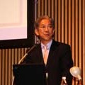 　mobidec2005において、アイピーモバイルの取締役丸山孝一氏は「アイピーモバイルのモバイルブロードバンドサービス」と題して講演。同社が来年10月に開始を予定しているモバイル向けデータ通信サービスと、サービス開始後の戦略について紹介した。
