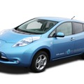 「日産リーフ」では、NECが日産自動車と共同開発したリチウムイオン電池が採用