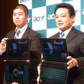 「ICONIA」を掲げる瀬戸和信氏（左）とボブ・セン氏