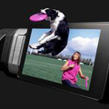 裸眼で3D映像を視聴可能な3.5型ディスプレイ