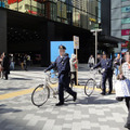 警官も自転車で巡回中