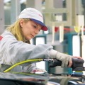 トヨタ、フランスの生産拠点にソーラーウォールを導入 画像