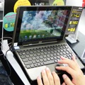 10.1型ワイドのIPSタッチスクリーン（画像解析度1,280×800）を搭載したタブレットPCと、モバイルキーボードドックがセットになった同製品。