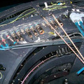 ケーブル、ホースなどの接続コネクター付近拡大写真。取り付け部分の変形、損傷などがみられる