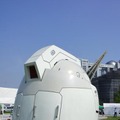 実物大ガンダムのパーツを展示する「お台場ガンダムプロジェクト2011」（C）創通・サンライズ