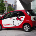 ハローキティ仕様の三菱 i-MiEV