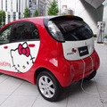 ハローキティ仕様の三菱 i-MiEV