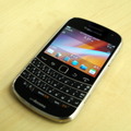 【フォトレポート】タッチパネルと新OS採用の「BlackBerry Bold 9900」 