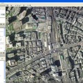 　米Googleは、オンライン3D地図ソフト「Google Earth」（4β）の日本語版を13日付けで公開した。メニューなどのインターフェイスが日本語される。これに合わせ、配信される地図データも日本語化や、情報の充実が図られている。